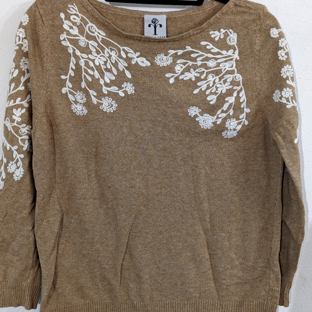 rain+rose sweater with embroidery detail Size L